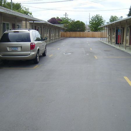 Cascade City Center Motel レバノン エクステリア 写真