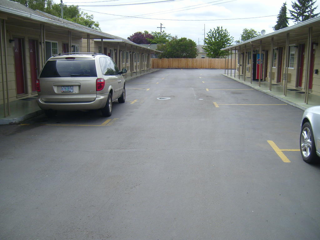 Cascade City Center Motel レバノン エクステリア 写真