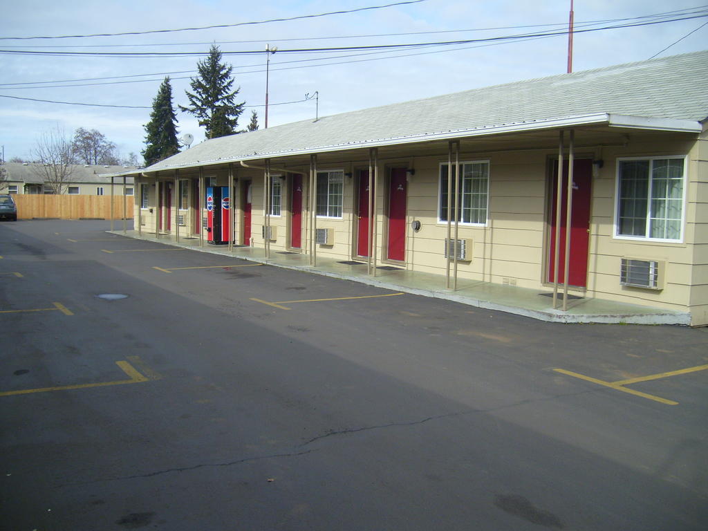 Cascade City Center Motel レバノン エクステリア 写真